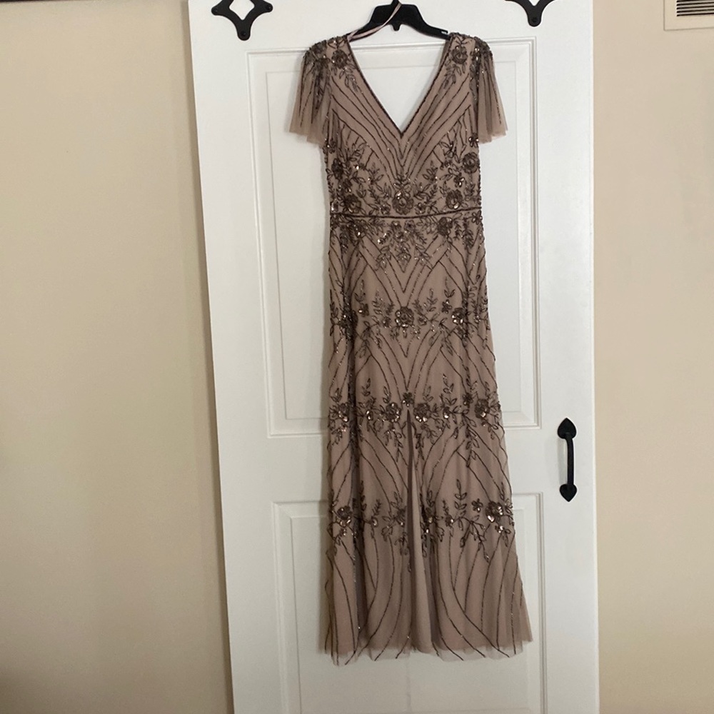 Adrianna Papell Platnum formal full length dress